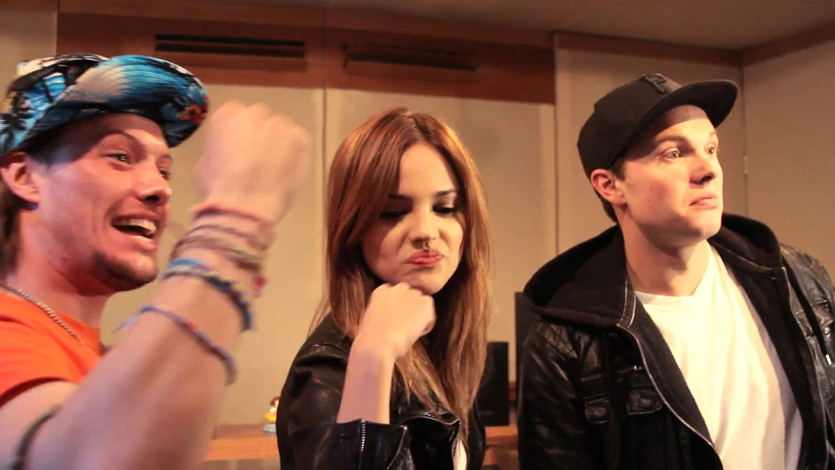 Letra I Wanna Dance With Somebody dueto de Eiza y These Kids Wear Crowns