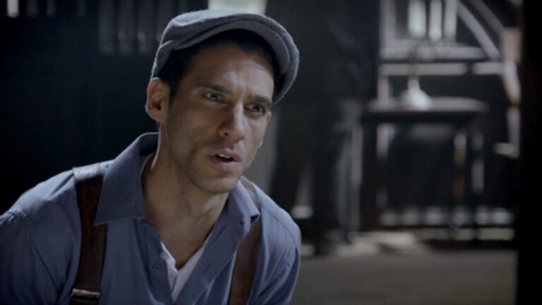 el hotel de los secretos rating