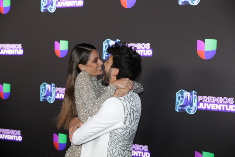 tini y sebastian yatra premios juventud