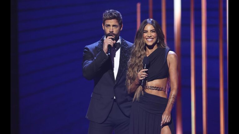 fotos de los famosos en los premios billboard 2021